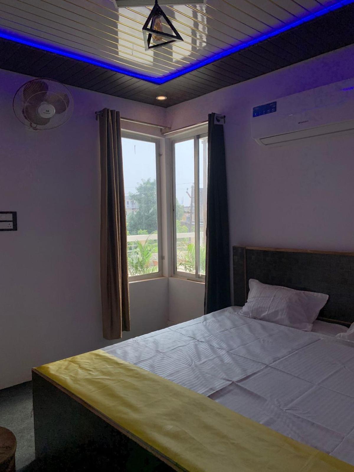Privyrooms 고라크푸르 객실 사진
